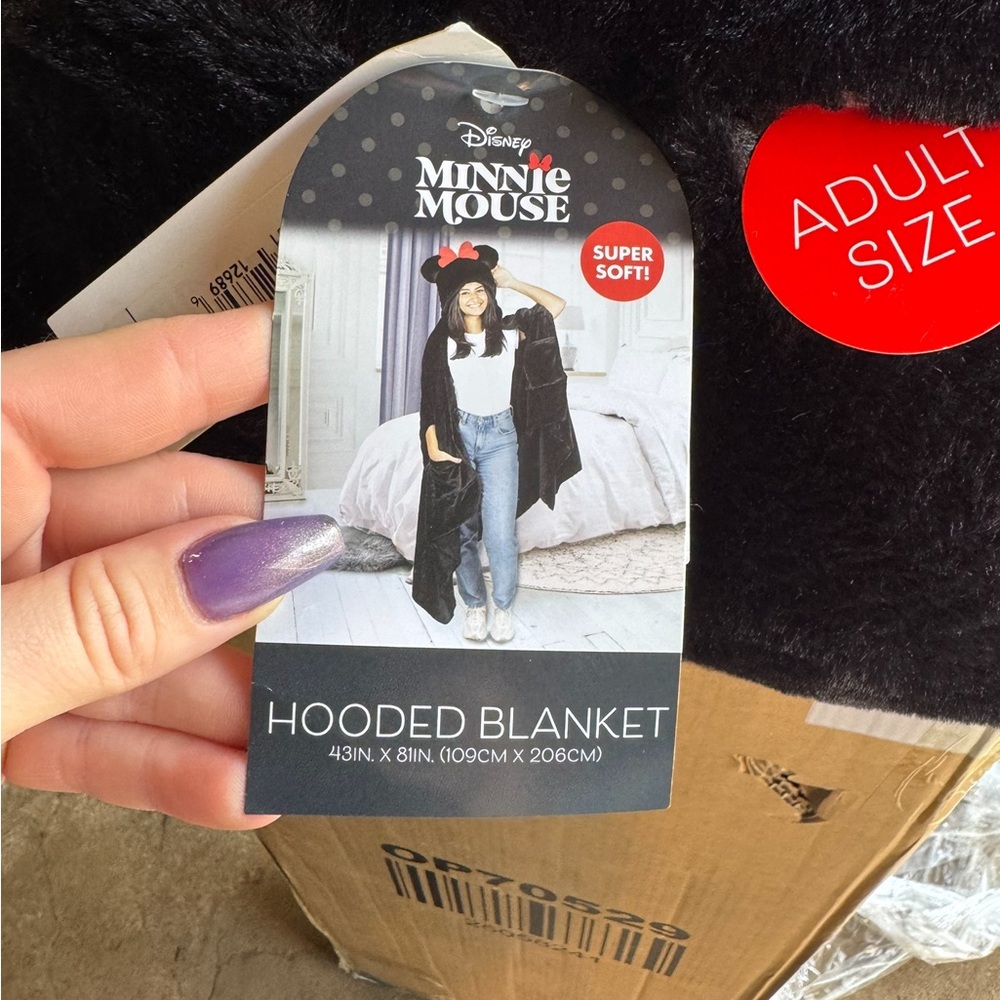 Mini mouse hooded blanket - Picture 2 of 4